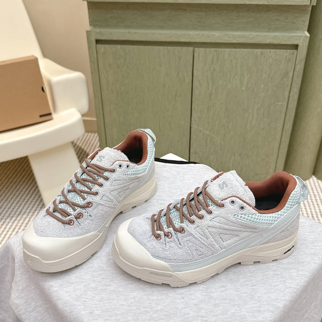 ALO 25S SALOMON X-ALP LTR SNEAKER IN SKY BLUE AND LIGHT GREY SUEDE