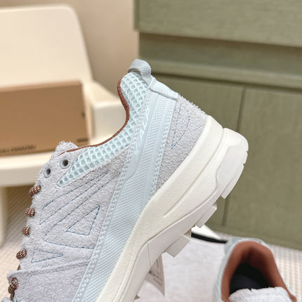 ALO 25S SALOMON X-ALP LTR SNEAKER IN SKY BLUE AND LIGHT GREY SUEDE
