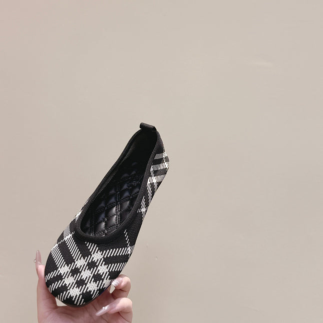 BURBERRY 26S BALLET FLATS IN BLACK AND WHITE KNIT STYLE 2