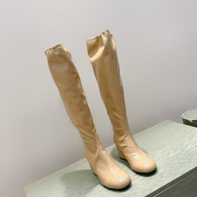 CHANEL 25S KNEE-HIGH BOOTS 60MM IN BEIGE PATENT CALFSKIN WEDGE HEELS