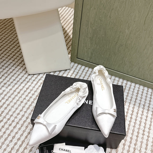 CHANEL 25S MARY JANE BALLET FLATS IN WHITE SILK SATIN