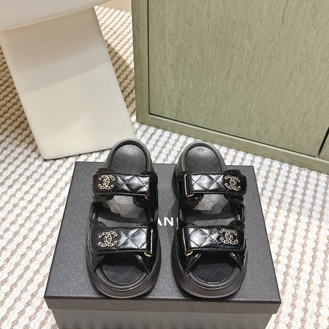 CHANEL 25S STRAP SANDALS IN BLACK PATENT CALFSKIN SILVER HARDWARE