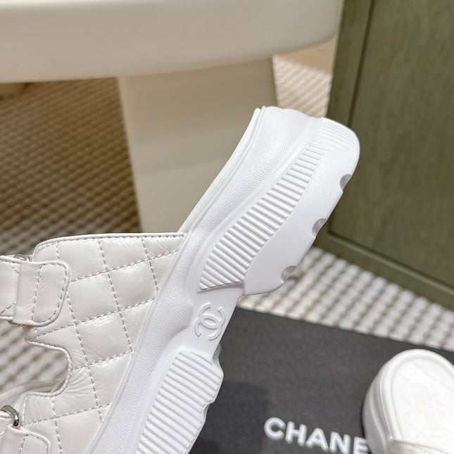 CHANEL 25S STRAP SANDALS IN WHITE PATENT CALFSKIN SILVER HARDWARE