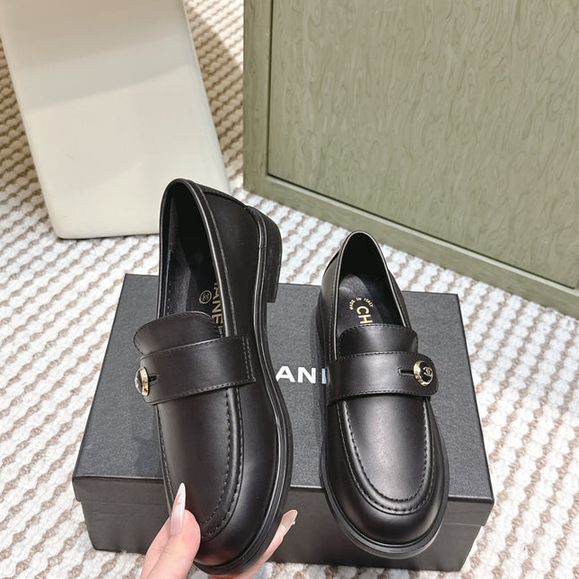 CHANEL 25S GODDESS FLAT LOAFERS IN BLACK CALFSKIN GOLD HARDWARE