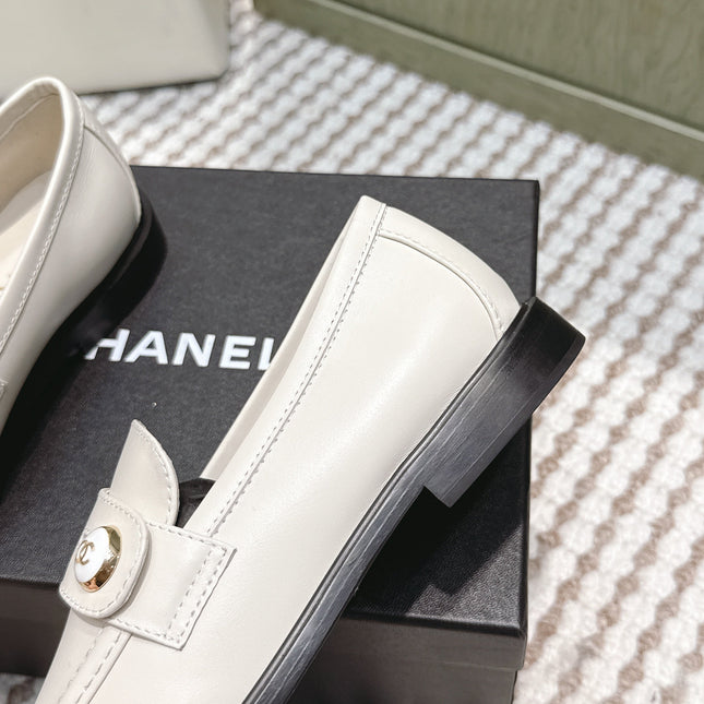 CHANEL 25S GODDESS FLAT LOAFERS IN WHITE CALFSKIN GOLD HARDWARE