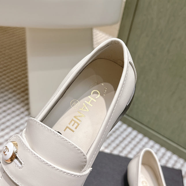 CHANEL 25S GODDESS FLAT LOAFERS IN WHITE CALFSKIN GOLD HARDWARE