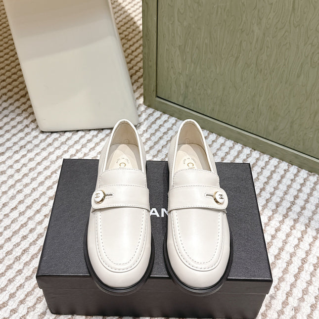 CHANEL 25S GODDESS FLAT LOAFERS IN WHITE CALFSKIN GOLD HARDWARE