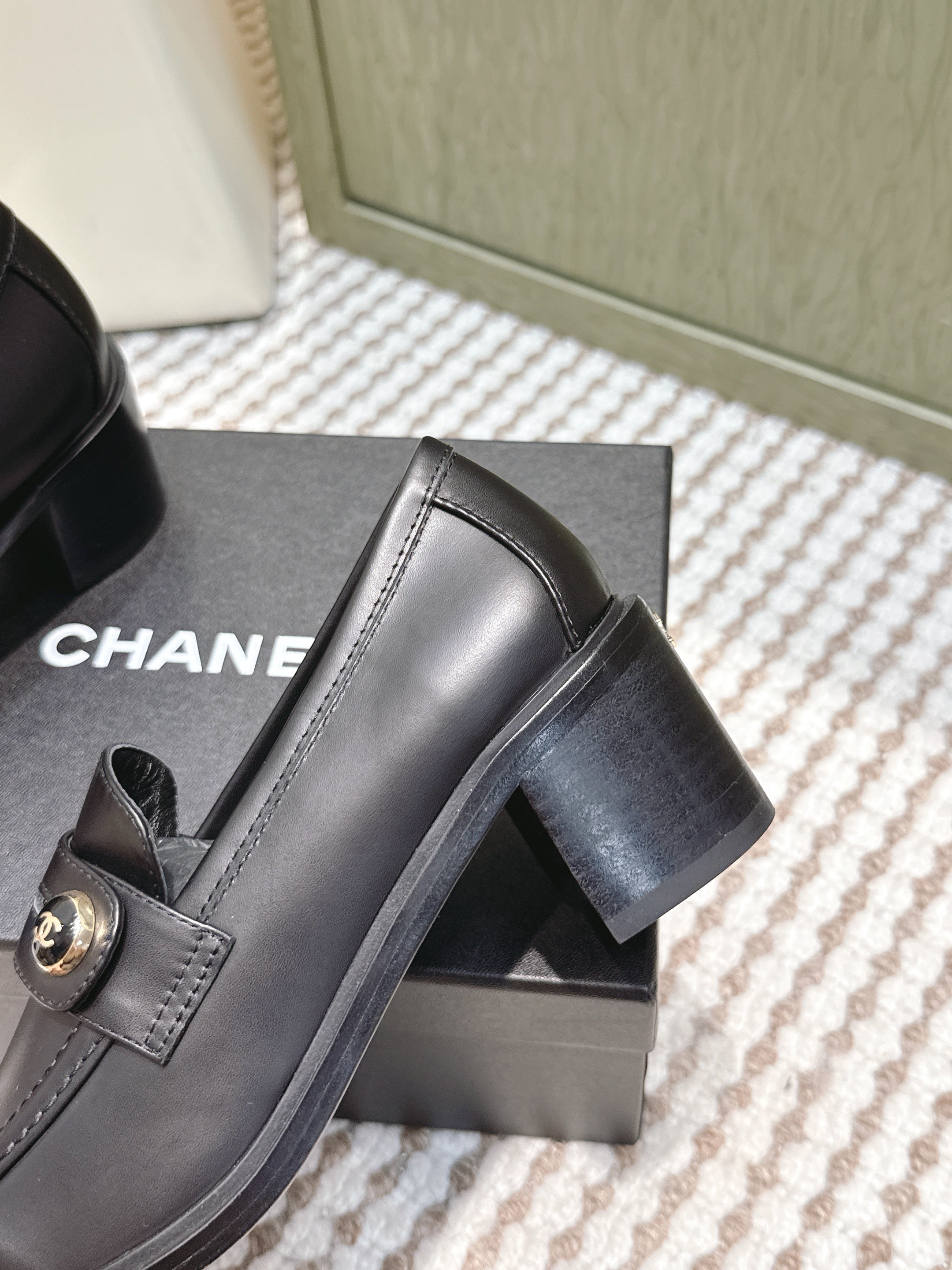 CHANEL 25S GODDESS MOCCASIN LOAFERS 65MM IN BLACK CALFSKIN GOLD HARDWARE