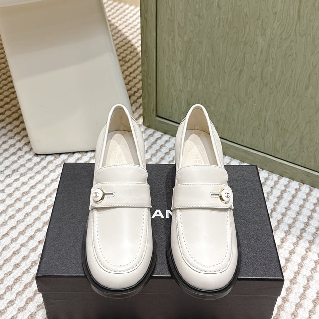 CHANEL 25S GODDESS MOCCASIN LOAFERS 65MM IN WHITE CALFSKIN GOLD HARDWARE