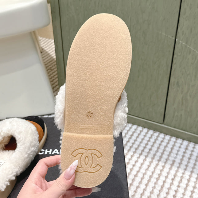 CHANEL 25S INDOOR SLIPPERS IN CARAMEL AND BLACK SUEDE FUR-LINED