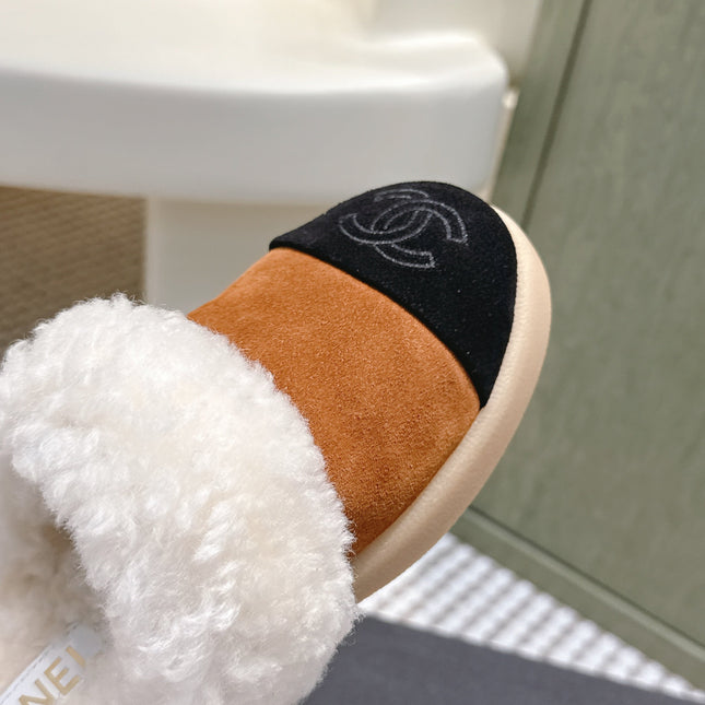 CHANEL 25S INDOOR SLIPPERS IN CARAMEL AND BLACK SUEDE FUR-LINED