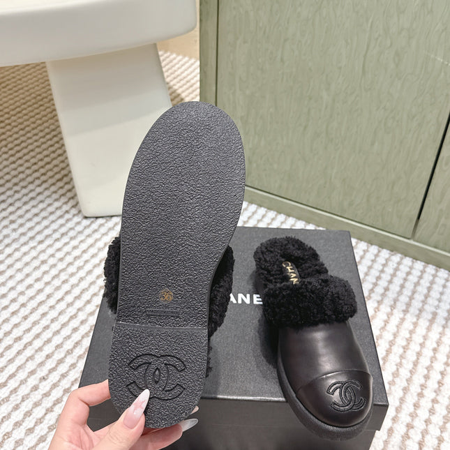 CHANEL 25S INDOOR SLIPPERS IN BLACK CALFSKIN FUR-LINED