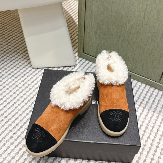 CHANEL 25S SHORT SUEDE BOOTS IN CARAMEL AND BLACK WITH SHEEPSKIN LINING