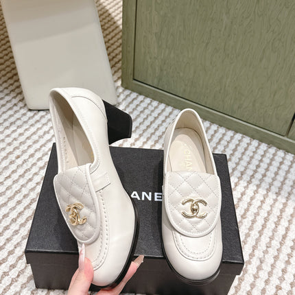 CHANEL 25S LOAFERS MOCCASIN 65MM IN WHITE CALFSKIN GOLD HARDWARE
