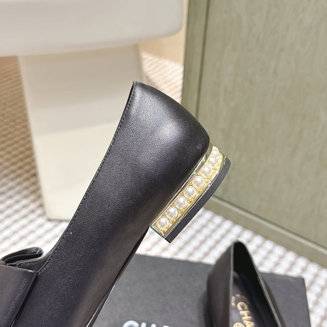 CHANEL 25S MARY JANE BALLET FLATS IN BLACK LAMBSKIN PATENT CAP TOE WITH BOW