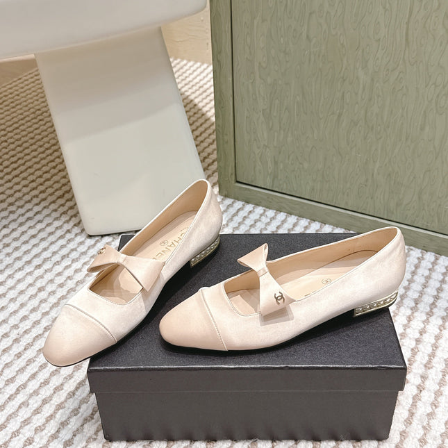 CHANEL 25S MARY JANE BALLET FLATS IN BEIGE SILK WITH BOW