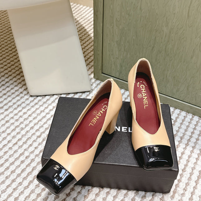 CHANEL 25S SQUARE-TOE HIGH HEELS 90MM IN DARK BEIGE AND BLACK CALFSKIN