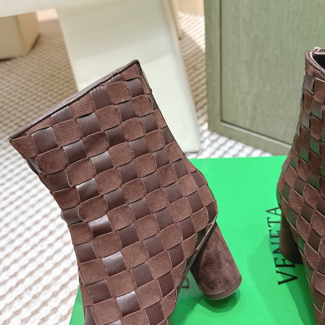 BOTTEGA VENETA 26S INTRECCIATO BOOTS 70 MM IN DARK BROWN SUEDE AND LAMBSKIN