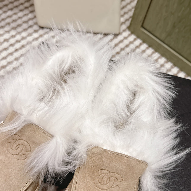 CHANEL 25S LOAFERS MOCCASIN IN BEIGE SUEDE WITH WHITE MINK FUR LINING