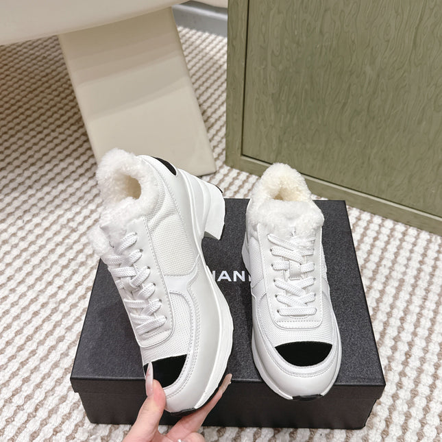 CHANEL 25S SNEAKERS IN WHITE SYNTHETIC FABRIC AND CALFSKIN BLACK SUEDE