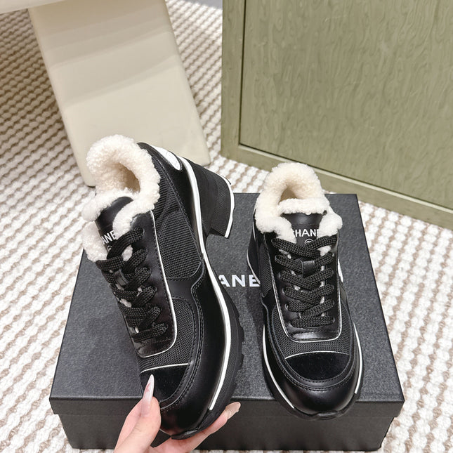CHANEL 25S SNEAKERS IN BLACK SYNTHETIC FABRIC AND SUEDE CALFSKIN