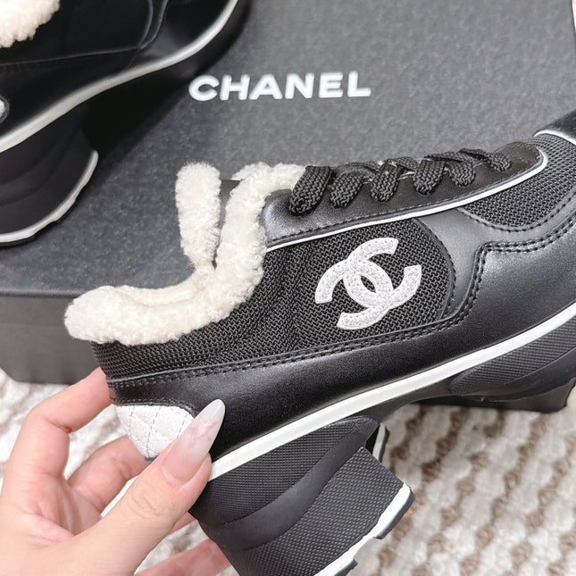 CHANEL 25S SNEAKERS IN BLACK SYNTHETIC FABRIC AND SUEDE CALFSKIN