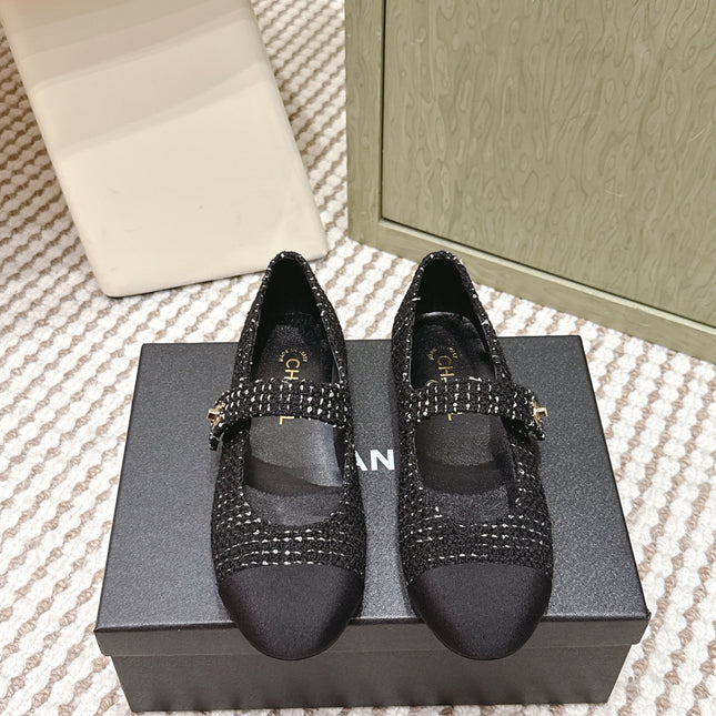 CHANEL 25S MARY JANE FLAT IN BLACK TWEED WITH CAP TOE GOLD HARDWARE
