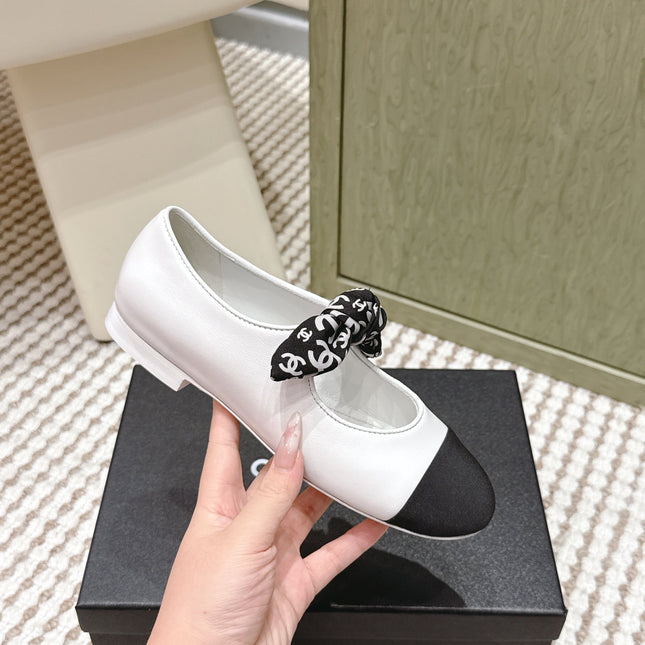 CHANEL 25S MARY JANES IN WHITE AND BLACK SHEARLING AND GROS GRAIN