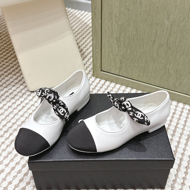 CHANEL 25S MARY JANES IN WHITE AND BLACK SHEARLING AND GROS GRAIN