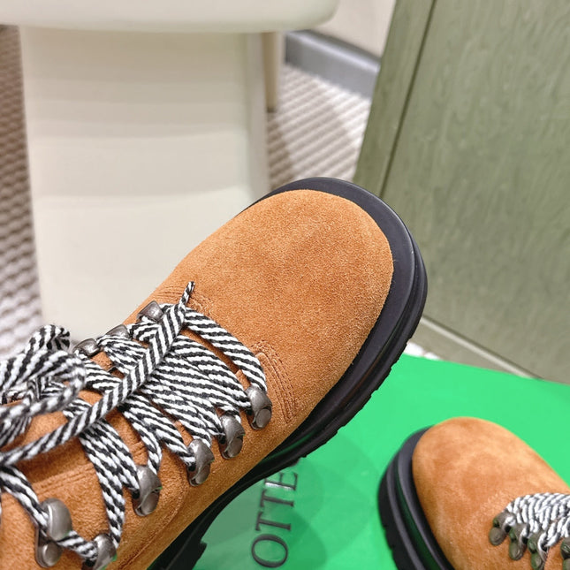 BOTTEGA VENETA 26S LUG ANKLE BOOTS IN BROWN SUEDE
