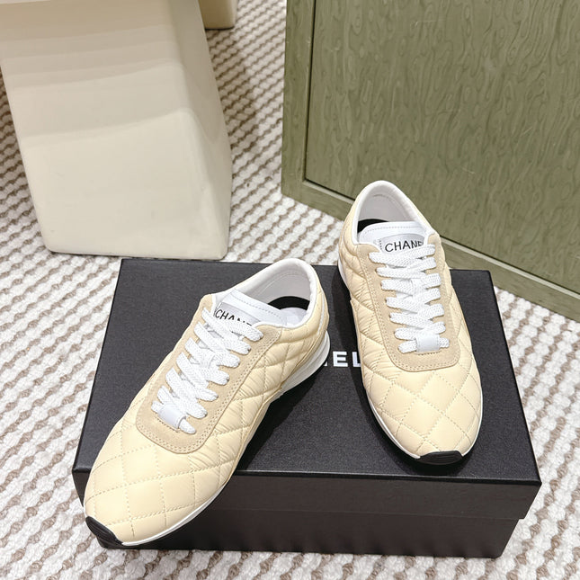 CHANEL 25S SNEAKERS IN LIGHT YELLOW CALFSKIN AND SUEDE