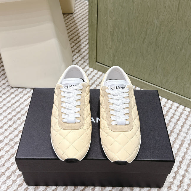 CHANEL 25S SNEAKERS IN LIGHT YELLOW CALFSKIN AND SUEDE