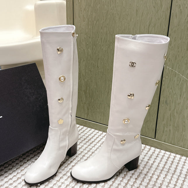 CHANEL 25S KNEE-HIGH BOOTS IN WHITE CALFSKIN WITH RHINESTONES