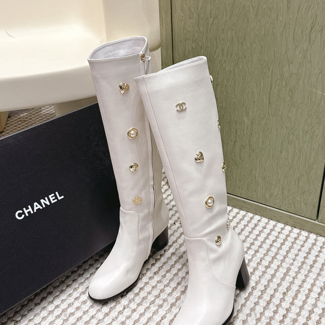 CHANEL 25S KNEE-HIGH BOOTS IN WHITE CALFSKIN WITH RHINESTONES