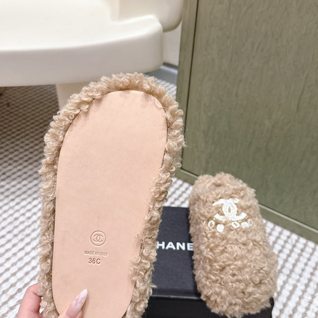 CHANEL 25S CLASSIC FURRY SLIDES IN LIGHT BROWN WITH DOUBLE C LOGO