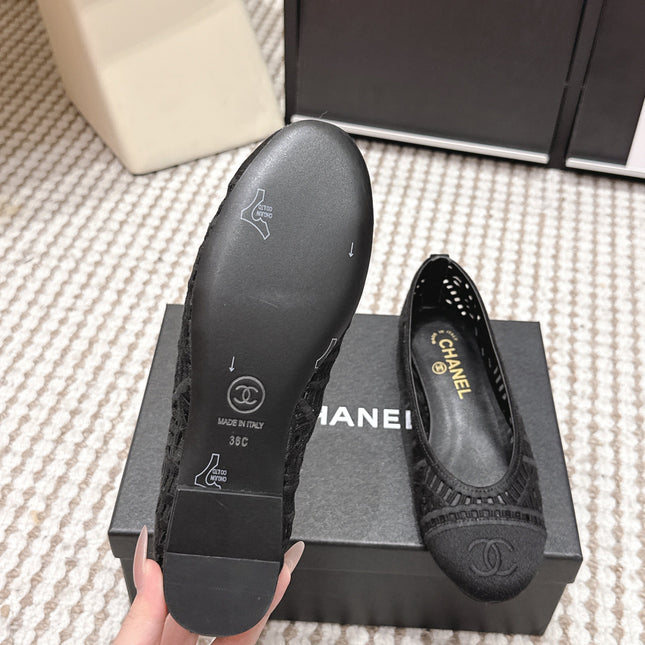 CHANEL 26S BALLET FLATS IN BLACK MESH AND FABRIC