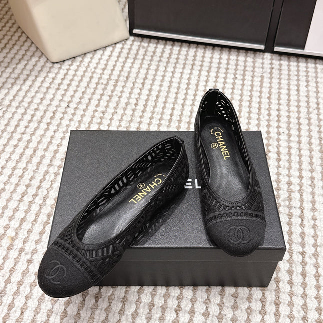 CHANEL 26S BALLET FLATS IN BLACK MESH AND FABRIC