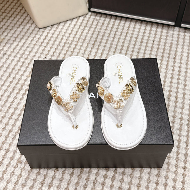 CHANEL 26S FLIP-FLOPS IN WHITE CALFSKIN