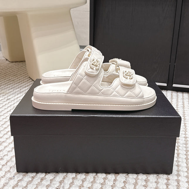 CHANEL 26S SANDALS IN CREAM WHITE CALFSKIN