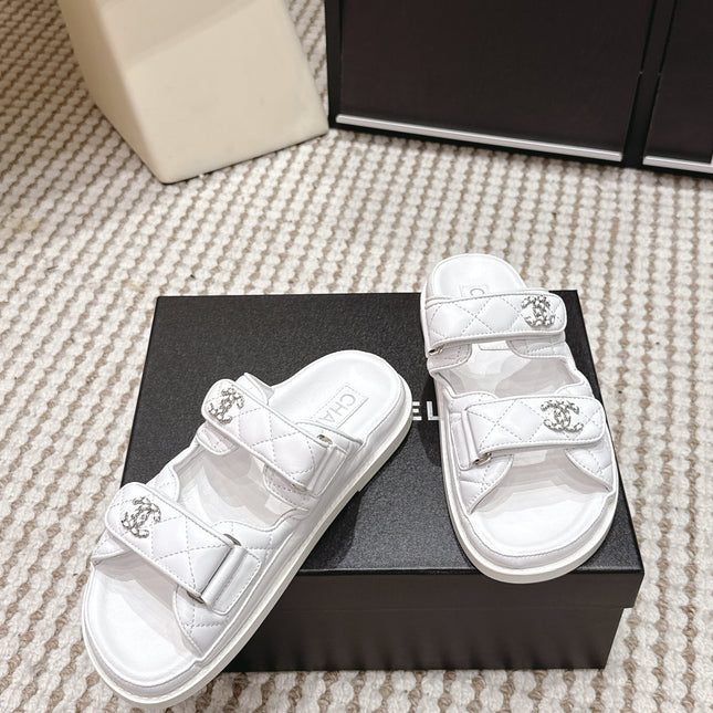 CHANEL 26S SANDALS IN WHITE CALFSKIN