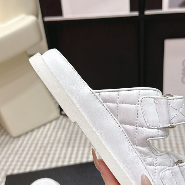 CHANEL 26S SANDALS IN WHITE CALFSKIN