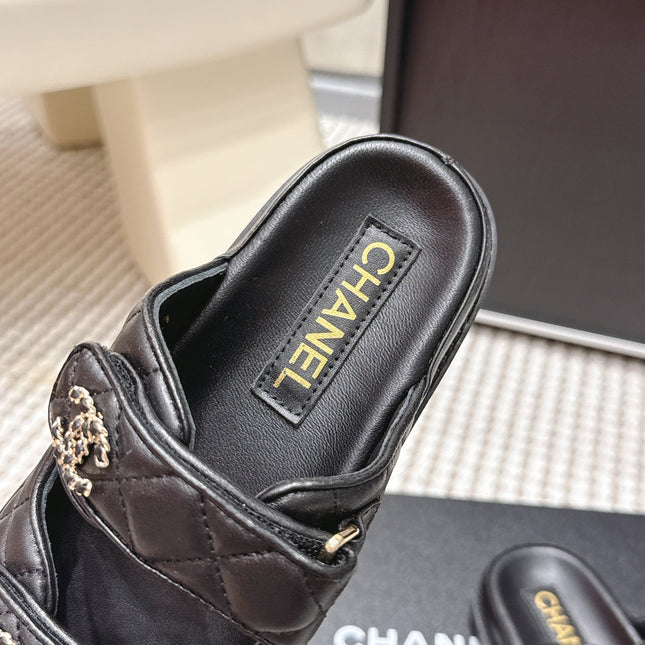 CHANEL 26S SANDALS IN BLACK CALFSKIN
