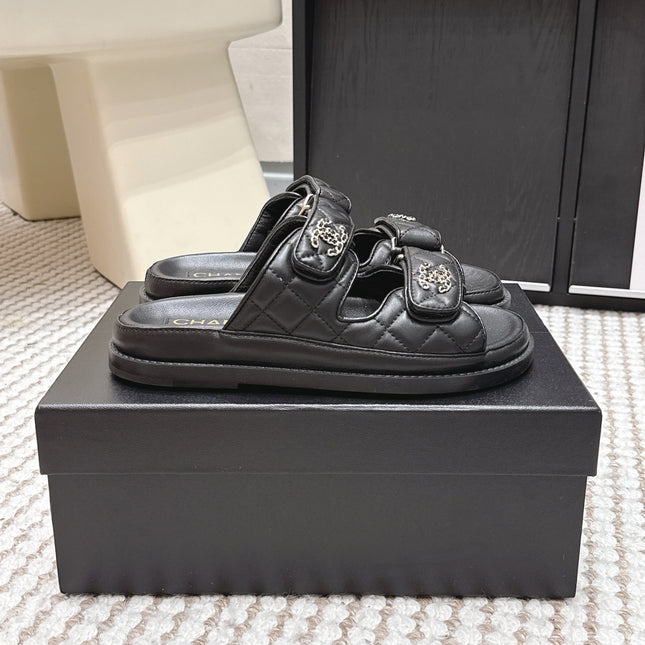 CHANEL 26S SANDALS IN BLACK CALFSKIN