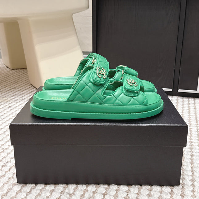 CHANEL 26S SANDALS IN GREEN CALFSKIN