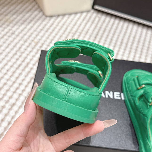 CHANEL 26S SANDALS IN GREEN CALFSKIN