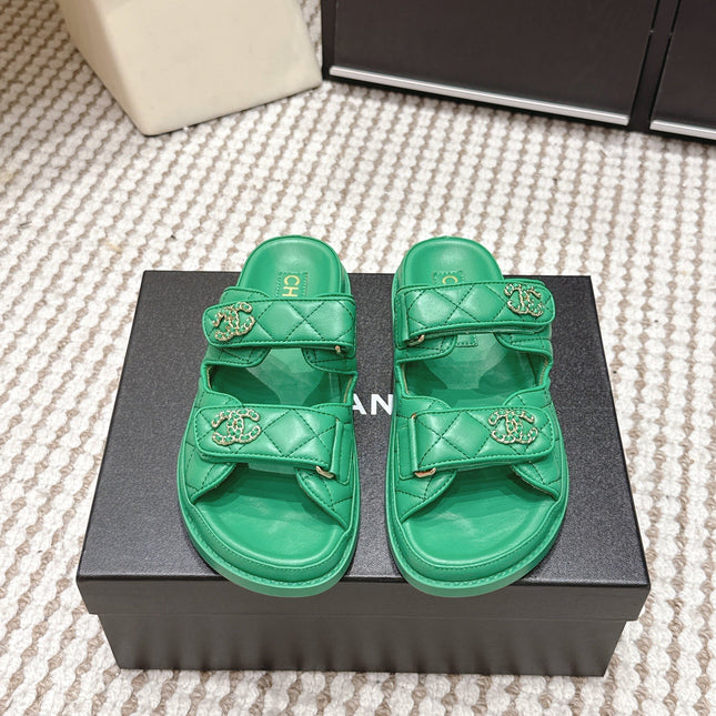 CHANEL 26S SANDALS IN GREEN CALFSKIN