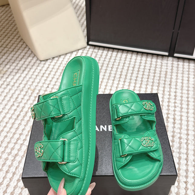 CHANEL 26S SANDALS IN GREEN CALFSKIN