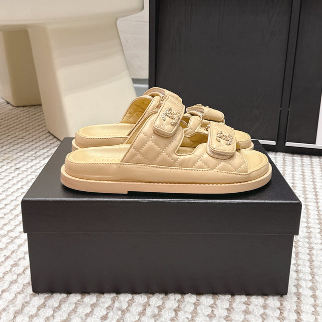 CHANEL 26S SANDALS IN LIGHT SAND BEIGE CALFSKIN