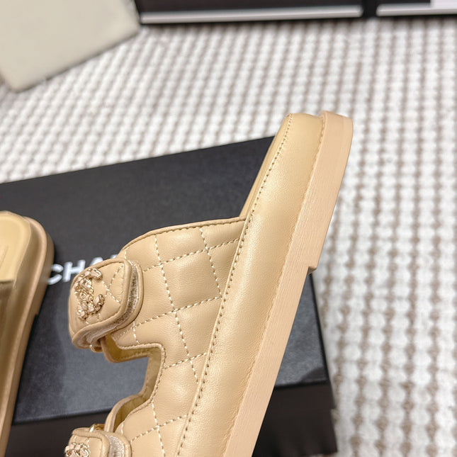 CHANEL 26S SANDALS IN LIGHT SAND BEIGE CALFSKIN