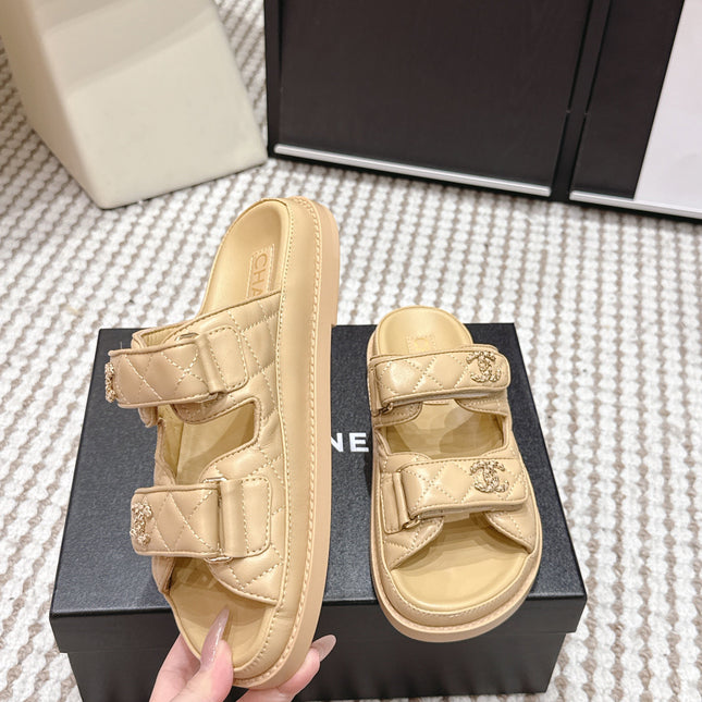 CHANEL 26S SANDALS IN LIGHT SAND BEIGE CALFSKIN